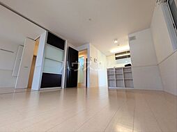 ロート　パルーデ 202 2階1LDKのリビング/ダイニング