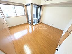 プリマヴェーラ 305 3階ワンルームのリビング/ダイニング