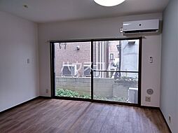 コートウェル 102 1階ワンルームのリビング/ダイニング