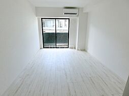 ブリティッシュクラブ山手 402 4階ワンルームのリビング/ダイニング