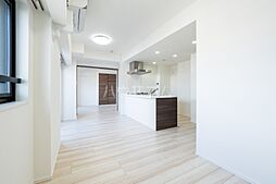 ARCOBALENO TAKENOTSUKA 501 5階2LDKのリビング/ダイニング