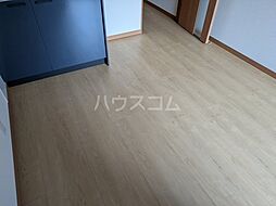 レントハウスフッサ860 202 2階ワンルームのリビング/ダイニング