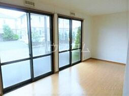 アルメリーナII 2階2LDKのリビング/ダイニング