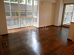 フォレストコート 102