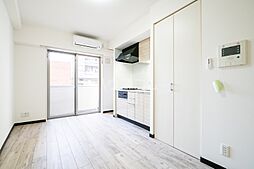 ドルチェ東京府中・弐番館 202 2階ワンルームのリビング/ダイニング