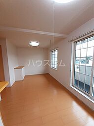 ヴィクトワール 201 2階1LDKのリビング/ダイニング