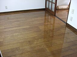 JR中央線 三鷹駅 バス16分 深大寺小前下車 徒歩1分の賃貸アパート 2階2DKのリビング/ダイニング