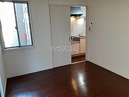 アールズコートII棟 1階1Kのリビング/ダイニング