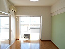 三恵レジデンスI 101 6階2LDKのリビング/ダイニング