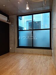 東京メトロ千代田線 綾瀬駅 徒歩6分の賃貸マンション 1階ワンルームのリビング/ダイニング