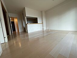 スクエア名古屋港 201 2階2SLDKのリビング/ダイニング