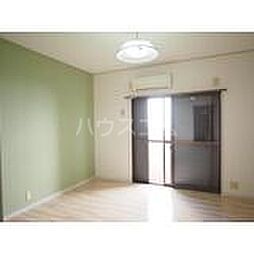 京王線 調布駅 徒歩6分の賃貸アパート 1階1Kのリビング/ダイニング