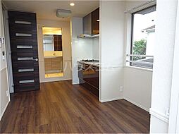 ＲＡＦＡＬＥーＥＲＩ 2階ワンルームのリビング/ダイニング