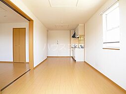 東武桐生線 藪塚駅 徒歩34分の賃貸アパート 2階2LDKのリビング/ダイニング