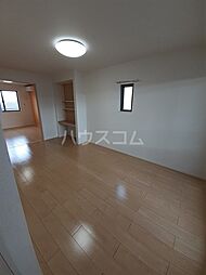 ピレネー　II 203 2階1LDKのリビング/ダイニング