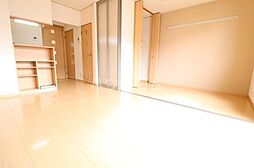 ヴィラ・グリーン 102 1階1LDKのリビング/ダイニング