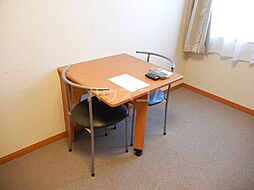 レオパレストスカーナ 2階1Kのリビング/ダイニング