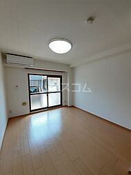 グロウステイトＷ 102 1階ワンルームのリビング/ダイニング