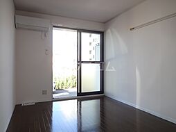 ロイヤルコート壱番館 105 1階1Kのリビング/ダイニング