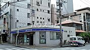 【コンビニエンスストア】ローソン 那覇久茂地三丁目店まで706ｍ