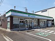【コンビニエンスストア】ファミリーマートＪＲ四日市駅前店まで1174ｍ