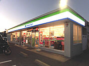 【コンビニエンスストア】ファミリーマート四日市おごそ東店まで543ｍ