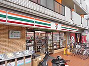 【コンビニエンスストア】セブン-イレブン西京極駅前店まで379ｍ