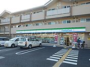 【コンビニエンスストア】ファミリーマート蕨南町四丁目店まで639ｍ