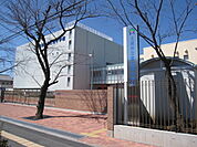 【小学校】上尾市立富士見小学校まで683ｍ