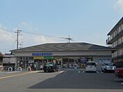 【コンビニエンスストア】ミニストップ京都嵯峨明星町店まで706ｍ