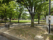 【公園】東脇公園まで566ｍ