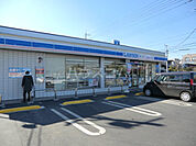 【コンビニエンスストア】ローソン+スリーエフ白井冨士店まで736ｍ
