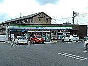 【コンビニエンスストア】ファミリーマート　宇都宮簗瀬四丁目店まで466ｍ