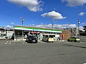 【コンビニエンスストア】ファミリーマート 豊川小坂井伊奈店まで2409ｍ