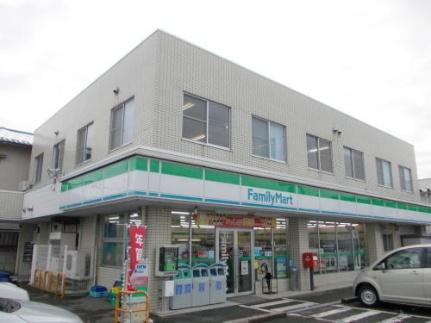 画像12:ファミリーマート　新田塚店(コンビニ)まで550m