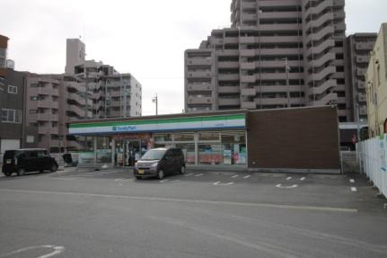 画像12:ファミリーマート中川富川町店(コンビニ)まで451m