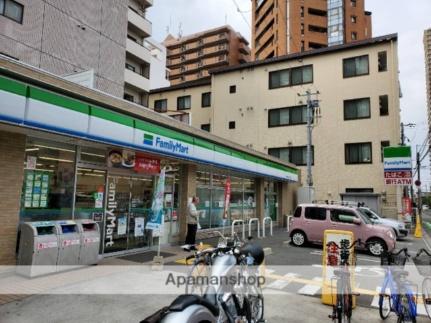 周辺：ファミリーマート城東中央二丁目店(コンビニ)まで72m