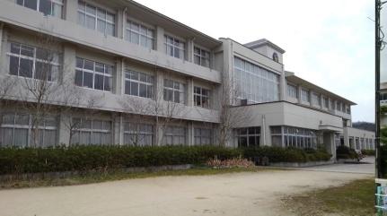 画像18:岩倉小学校(小学校)まで558m