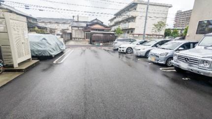 画像30:駐車場